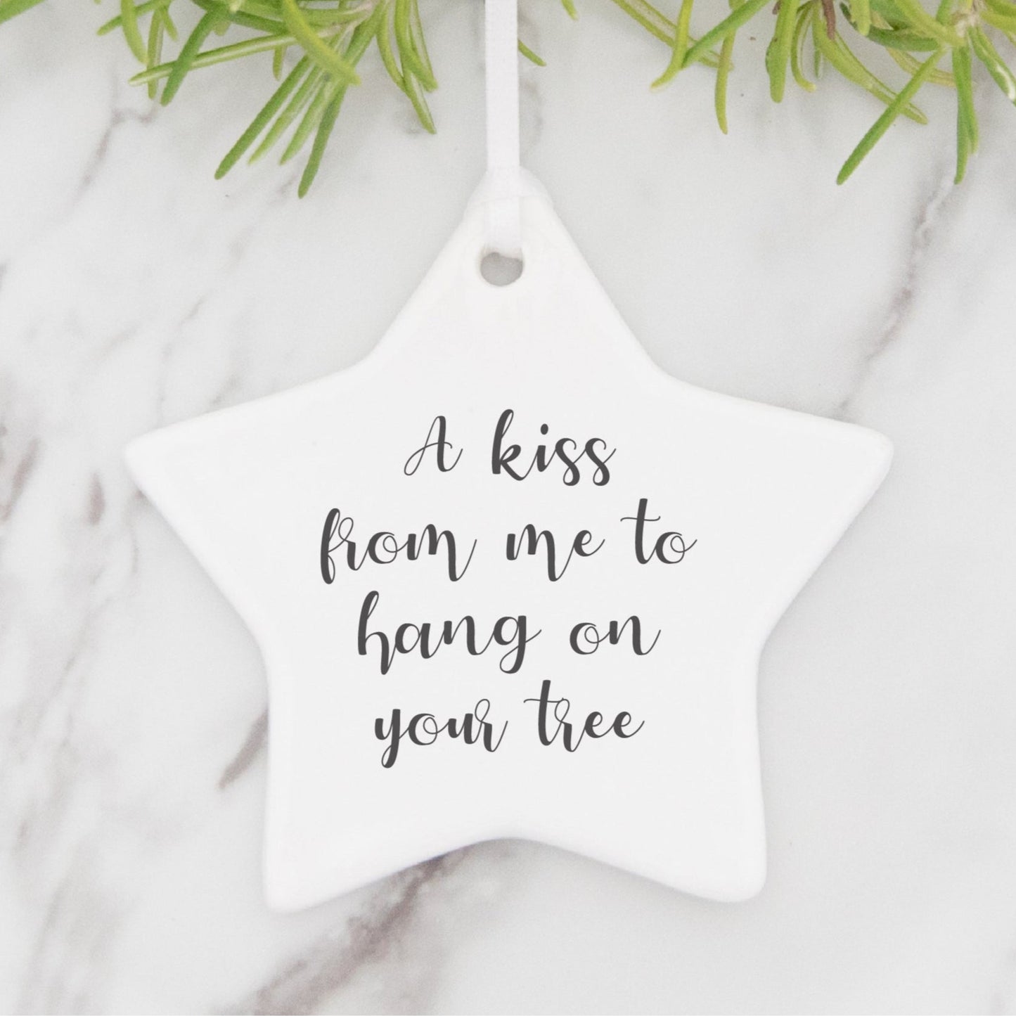 Ceramic star decoration printed with a kiss from me message